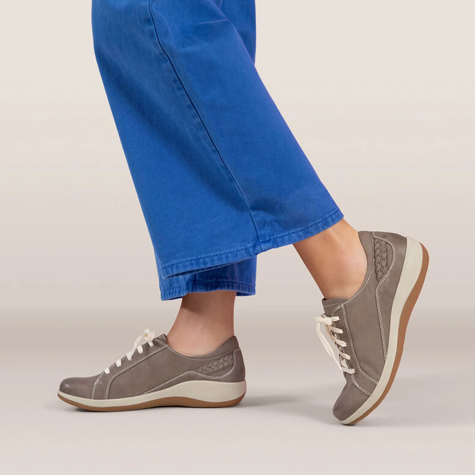 Aetrex Dana Sneaker (Women) - Warm Grey - Image 8